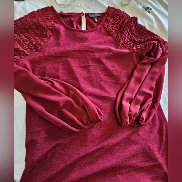 Luxology Bell Sleeved Midi Dress - Picture 8 of 9